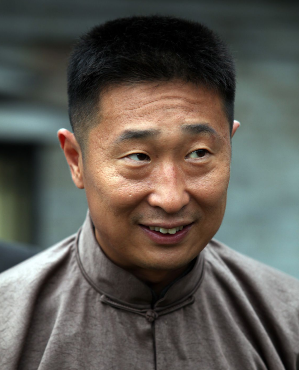 他上春晚彩排时收到儿子去世消息,忍痛默默承受排练,没想到一夜成名