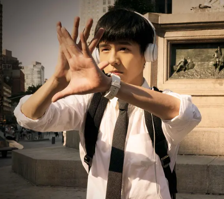 唐探3:为何仅凭一个"微笑",就断定秦风是q?还有一点你不知道