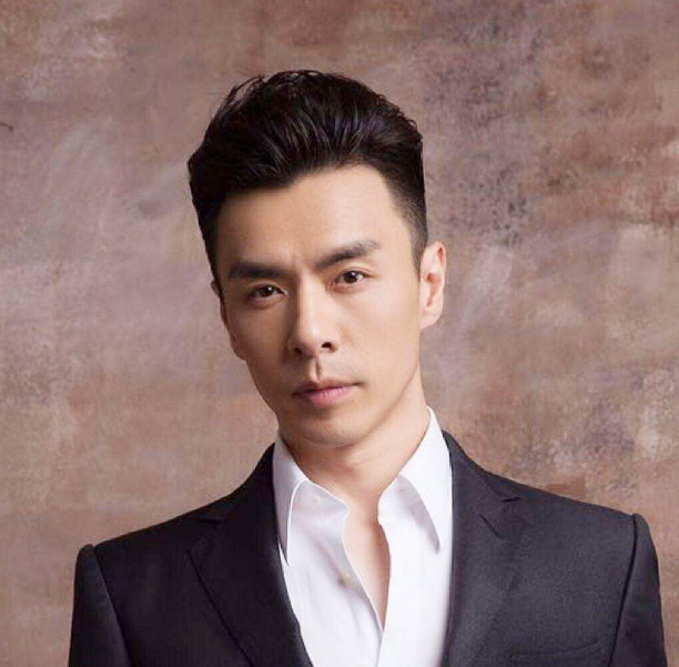 有种遗传叫"黑犀侠"的儿子,虽然只有2岁,却要去练"狂瀑扎"