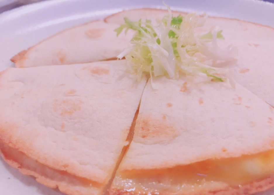 郭碧婷晒与向佐嘟嘴丑照秀恩爱,只为帮向太咖