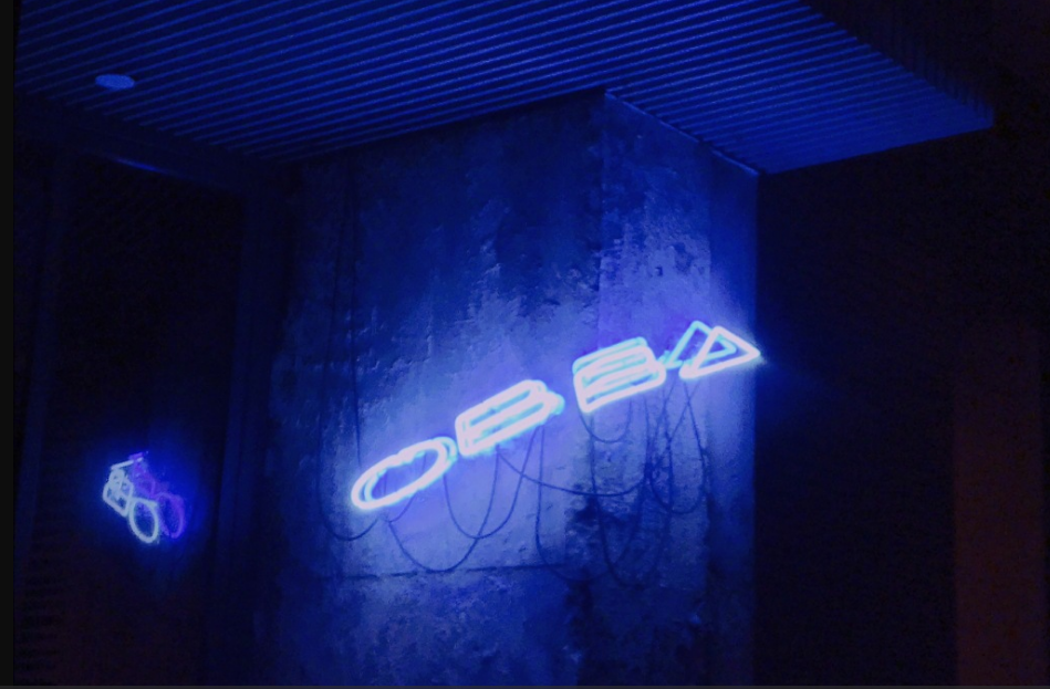 郭碧婷晒与向佐嘟嘴丑照秀恩爱,只为帮向太咖