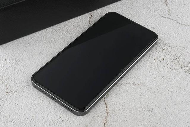 iphone 11pro黑色经典款来袭?网友:这样的风格很别致