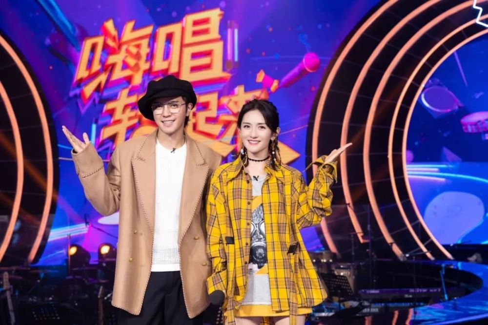 《嗨唱转起来》让大家看到了音乐类综艺节目的另一种可能,强互动,接地