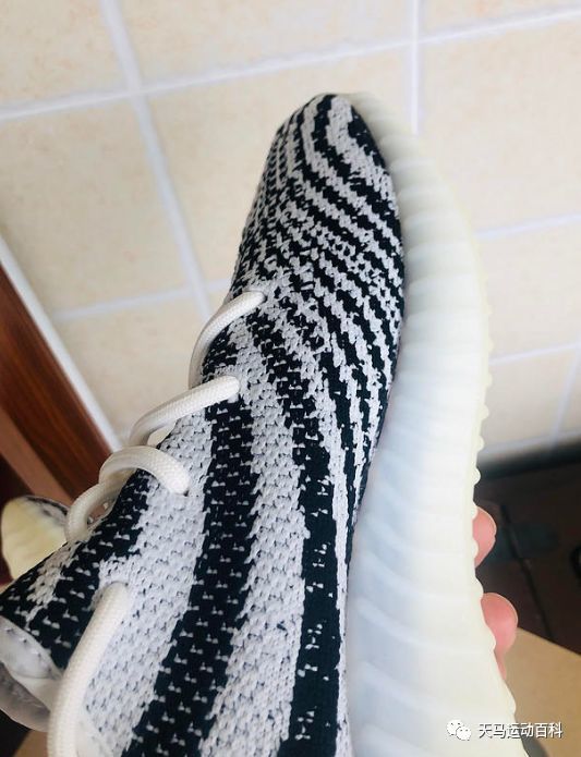 yeezy350白斑马和冰蓝哪个好看 yeezy350白斑马细节展示