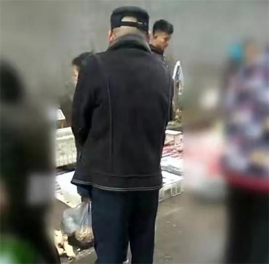 曾 九进宫 的窃贼专挑老人 下手 民警蹲守抓现行 腾讯新闻