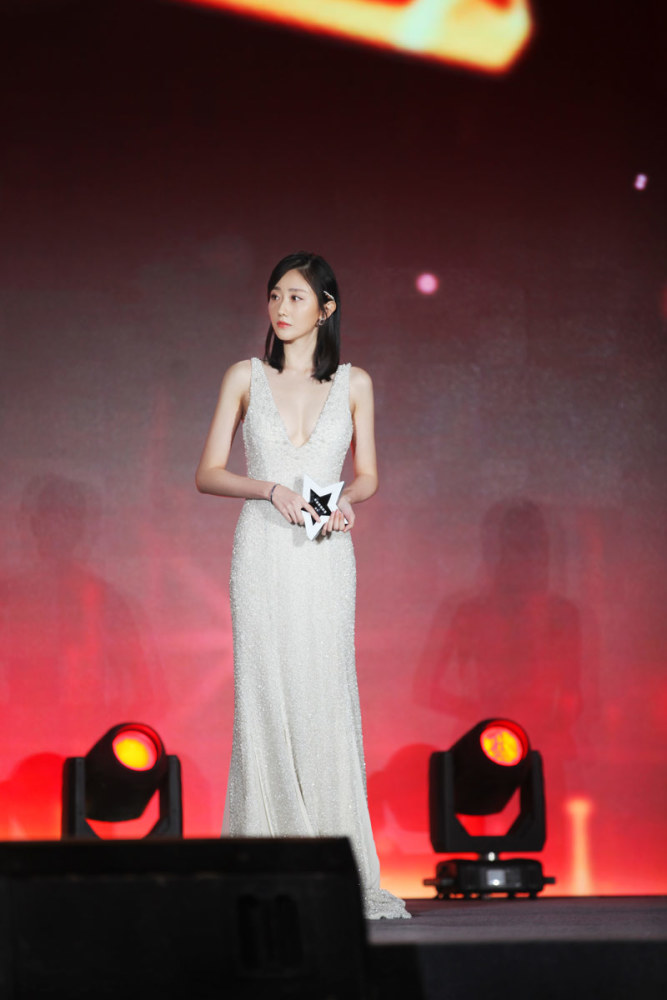 新生代演员安冬打破传统演绎凭借猎毒人荣获年度影视新星