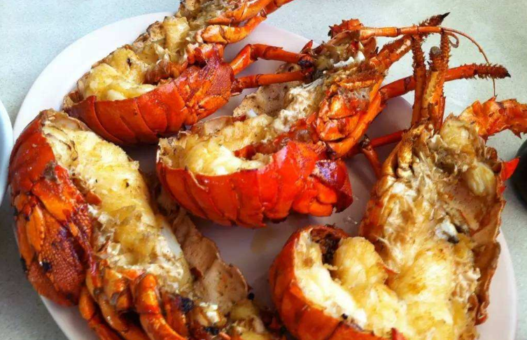 中国游客在柬埔寨点了只"拖鞋龙虾",结账时愣了:你开什么玩笑