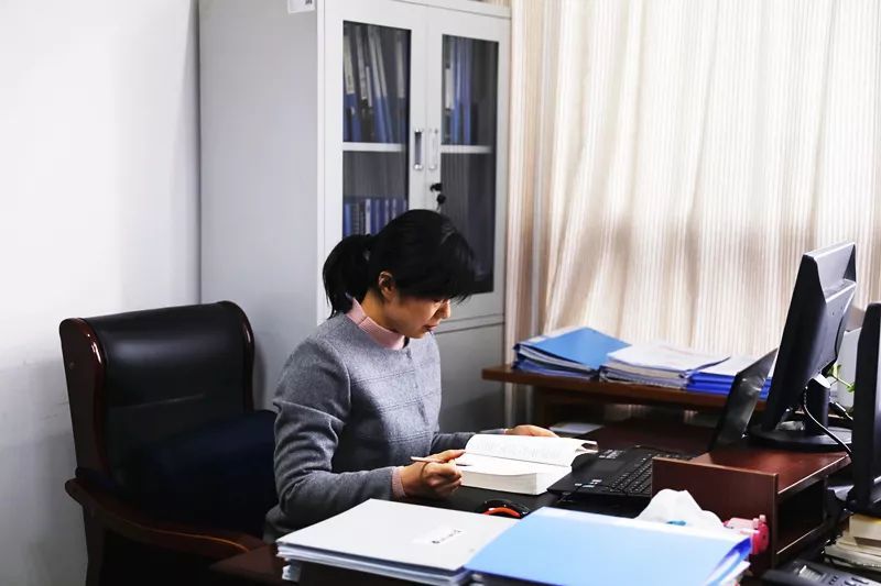 市纪委监委干部管理监督室黄惠琴立功立德立言的精进人生