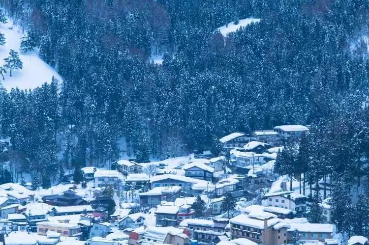 日本人冬天太会玩了 雪祭的花火 浪漫雪灯 暖汤落雪 腾讯新闻