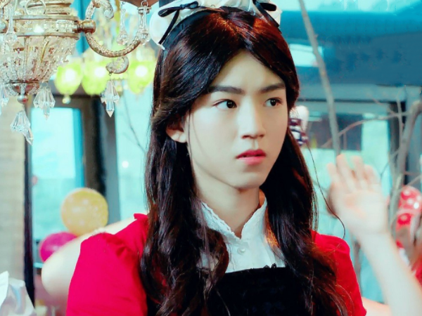 当男明星换上女装后,王俊凯俊俏,王源可爱,而他却很"漂亮"