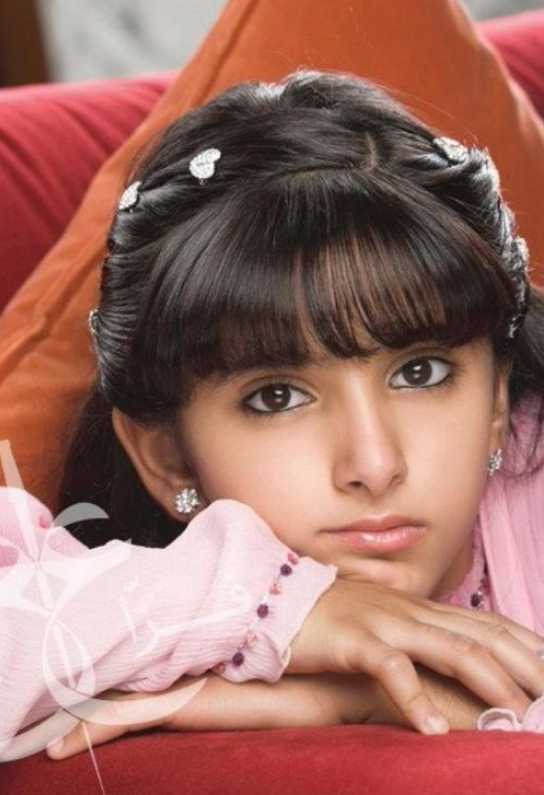 她被称为全球"最美公主",开千万劳斯莱斯逛街,仆人跟随左右