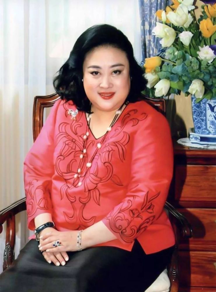 诗丽吉明知儿子是花心郎为私利乱点鸳鸯造成颂莎瓦丽悲剧人生