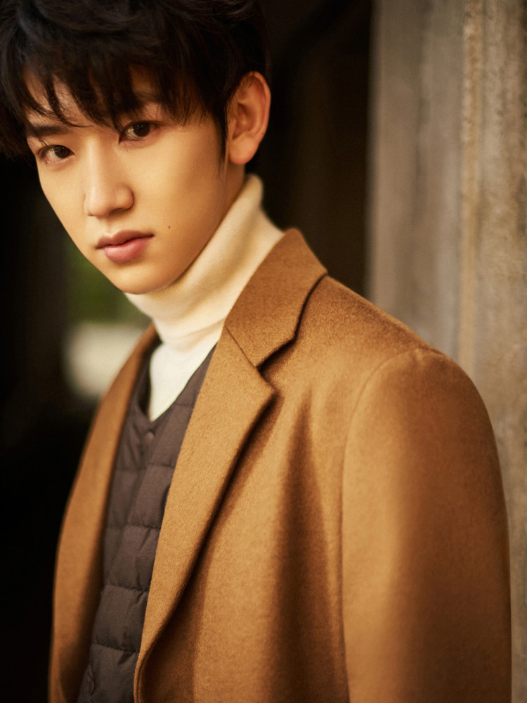 180cm郭丞和183cm肖战,双双挑战驼色大衣