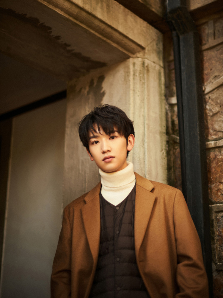 180cm郭丞和183cm肖战,双双挑战驼色大衣