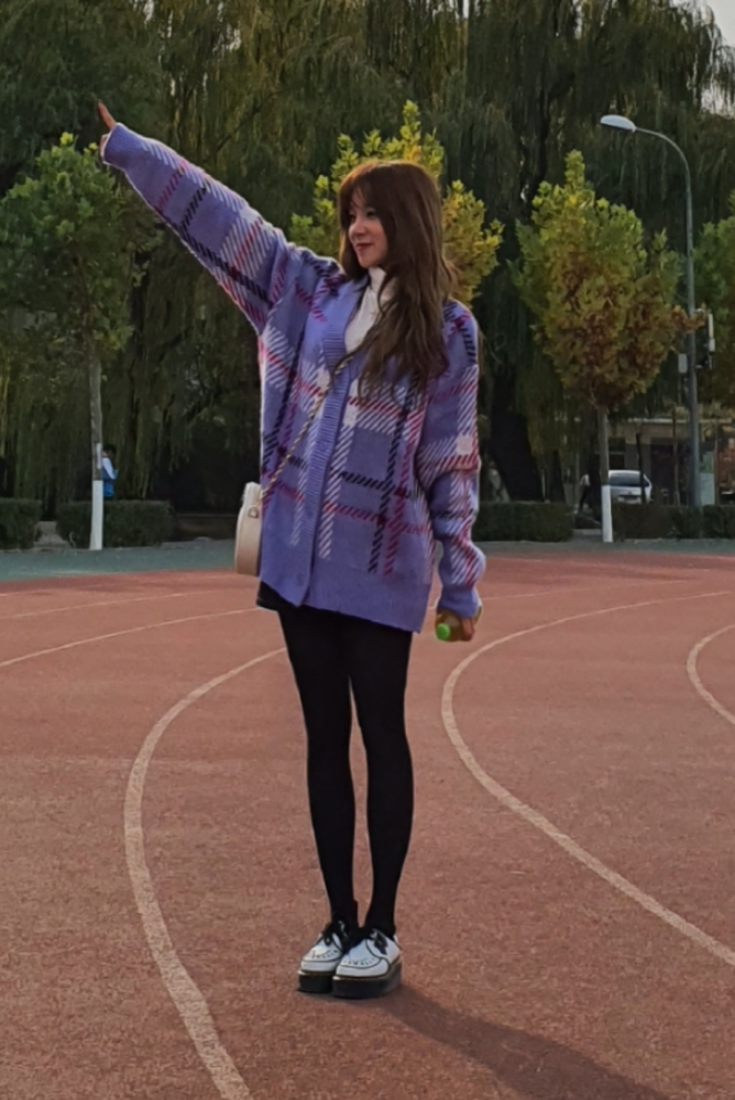 众所周知《追我吧》是减肥节目,宋雨琦参加后,都瘦出甘蔗腿了!