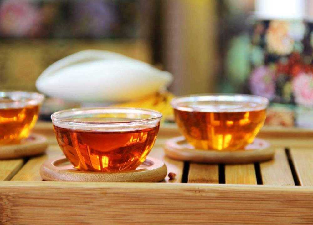 液大量丧失,或者情志不遂,气郁化火,消耗营阴;或者房事不节,斫伤肾阴