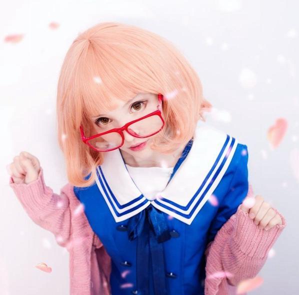 俄罗斯萝莉coser接受整形手术素颜照曝光依旧很美