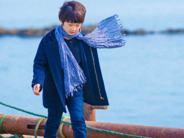 张悦轩整容式长大身材高挑成男神却被身边女生实力抢镜