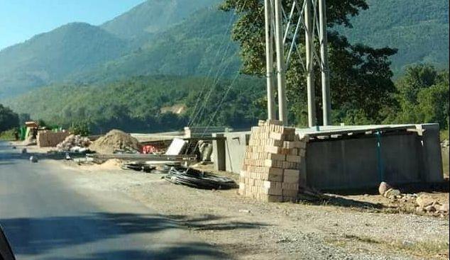 新滚弄大桥建成后,不仅能增强两国的友谊及经济贸易,还能为货运车辆