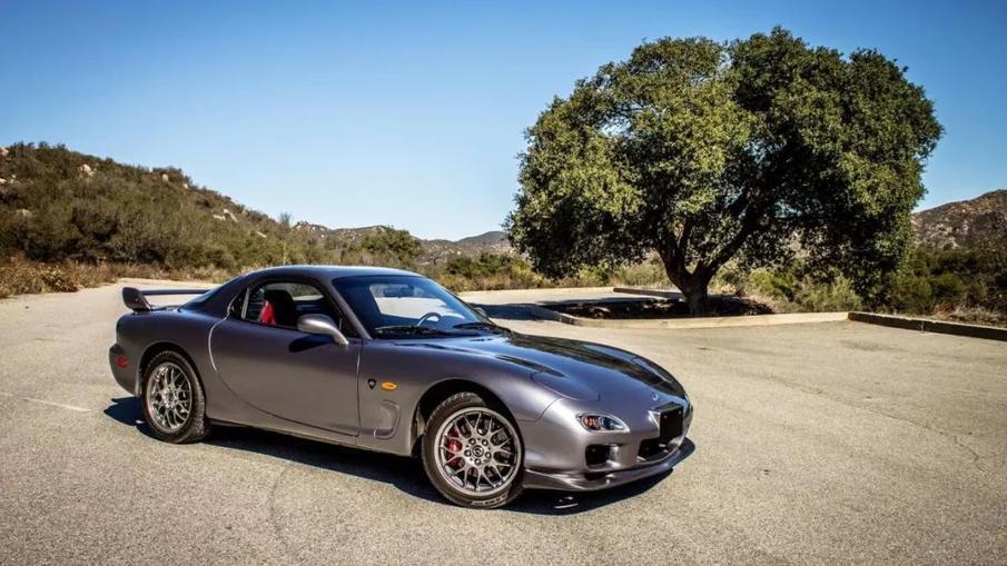 跻身"日系四大天王跑车"的fd(第三代)rx-7