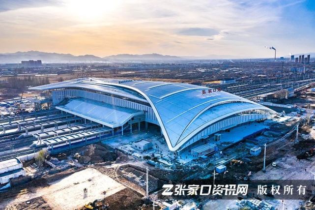 站承担京张城际的旅客列车及北部地区市郊旅客列车的始发终到作业,并