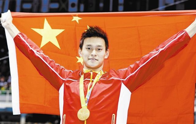 2,08年奥运会的时候,很多人都没有注意到,当时的林浩出场的时候拿的