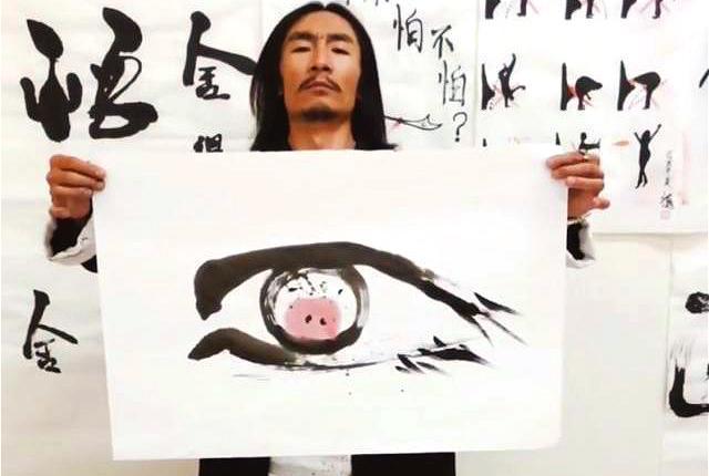 他不是书法家,却爱表演写丑书讽刺大师,网友:被耽误的演员