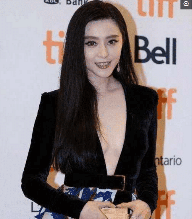 范冰冰身材到底有多好? 看她穿"开胃装"玩性感, 简直是迷死人不偿命