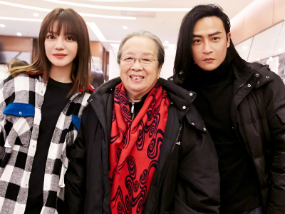 赵薇和容嬷嬷合体同框美美哒,但更抢眼的还是饰演尔泰的陈志朋