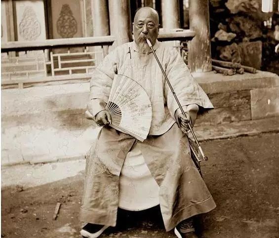 真实的和珅长什么样