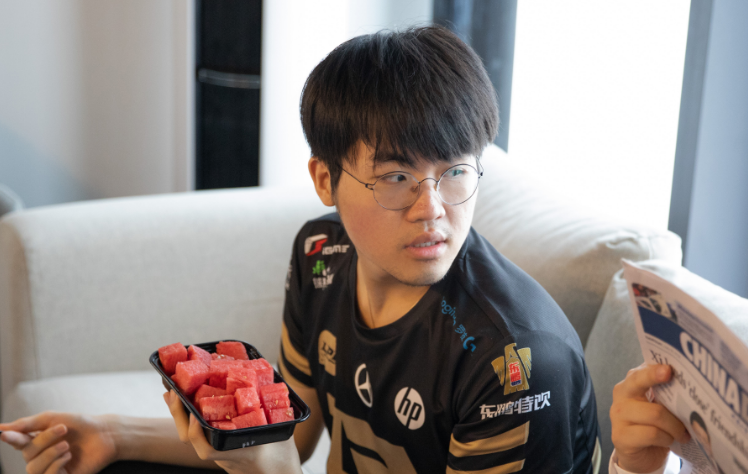 姿态谈全明星赛我完全打不过若风高学成可能会把我吊起来打