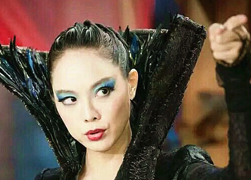 有种整容叫《萌学院》阴森女公爵,曾经见她扭头走,如今追成狗