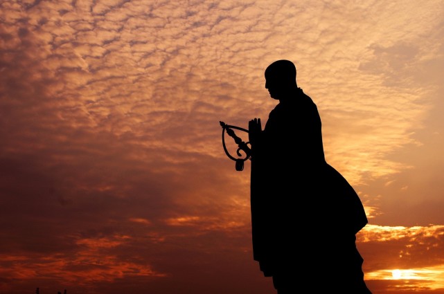 生活应"修身",工作当"修心"