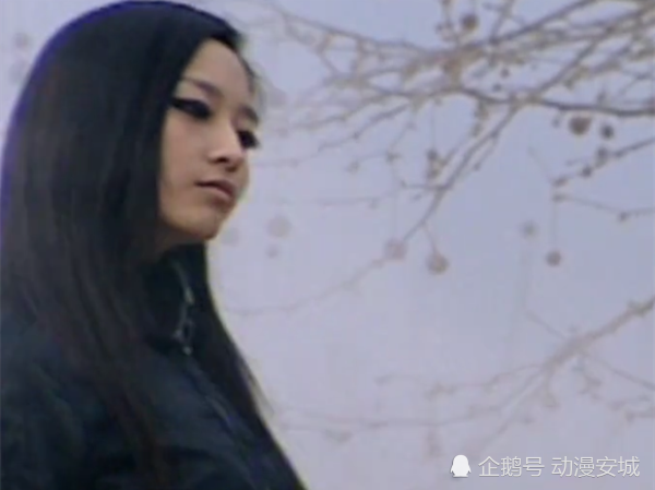 还记得《铠甲勇士》中的冰儿吗?扎上双马尾的那一刻,是心动啊!