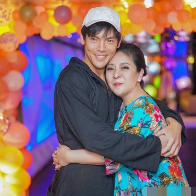 向佐发文表白郭碧婷,婚后告白甜蜜浪漫,甜喊老