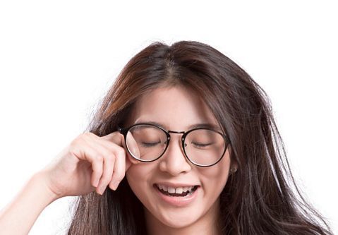面临着戴不戴镜都看不见的尴尬 不会明白冬天进