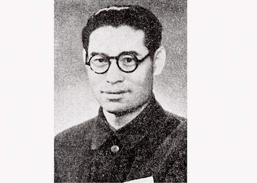 他是陕甘革命苏区的创始人之一,在徐海东领导的红二十五军胜利来到