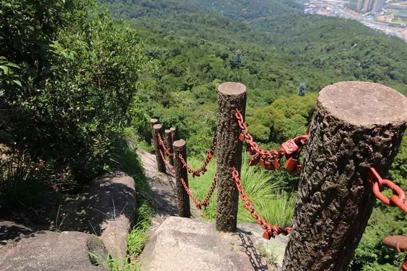 鼓山十八景玉石雲梯目前正封閉施工待升級改造後將重新開放