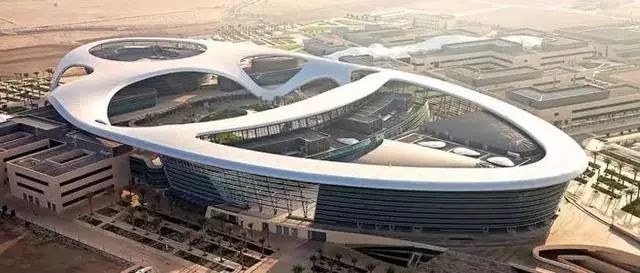 迪拜扎耶德大学是三所国立大学之一,成立于1998年.