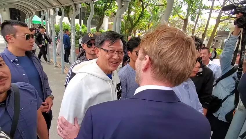 英国在香港身上插了多少刀英国人自己都看不下去