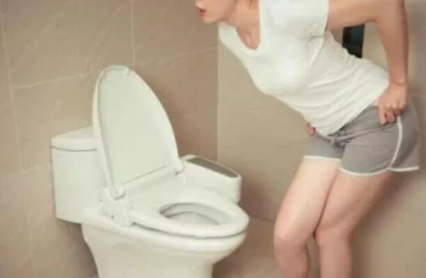 女孩子起床"第一泡尿",若有这"3表现",说明你的子宫还年轻