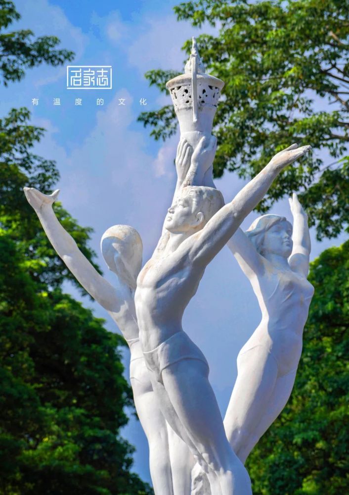 文天祥雕像雕塑主体人形像线条充满力量,以生动的艺术语言呈现出一