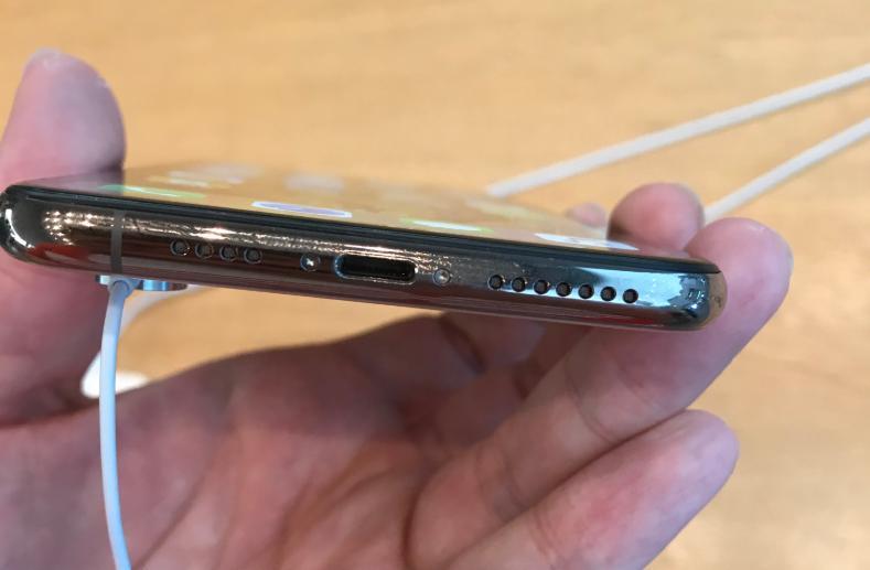 手机底部r角过度保持手感