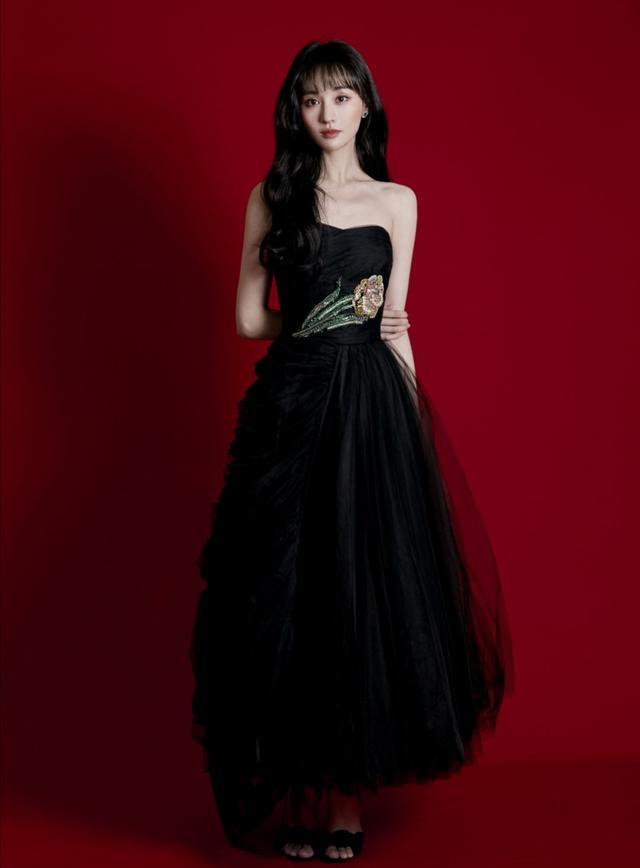 郑爽|整容后遗症？郑爽近照瘦到不敢认，法令纹明显脸部凹陷太僵了