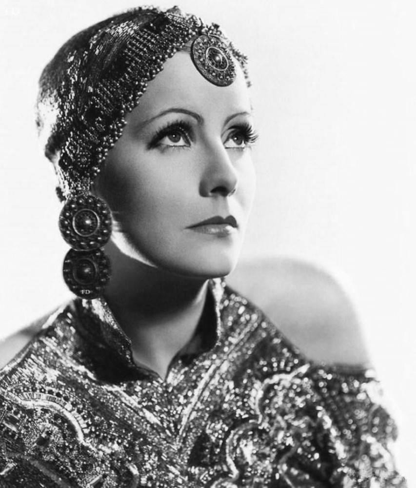 丈夫的放荡行为,毁掉了儿子的性命,也毁掉了玛塔·哈丽最后的忍耐之