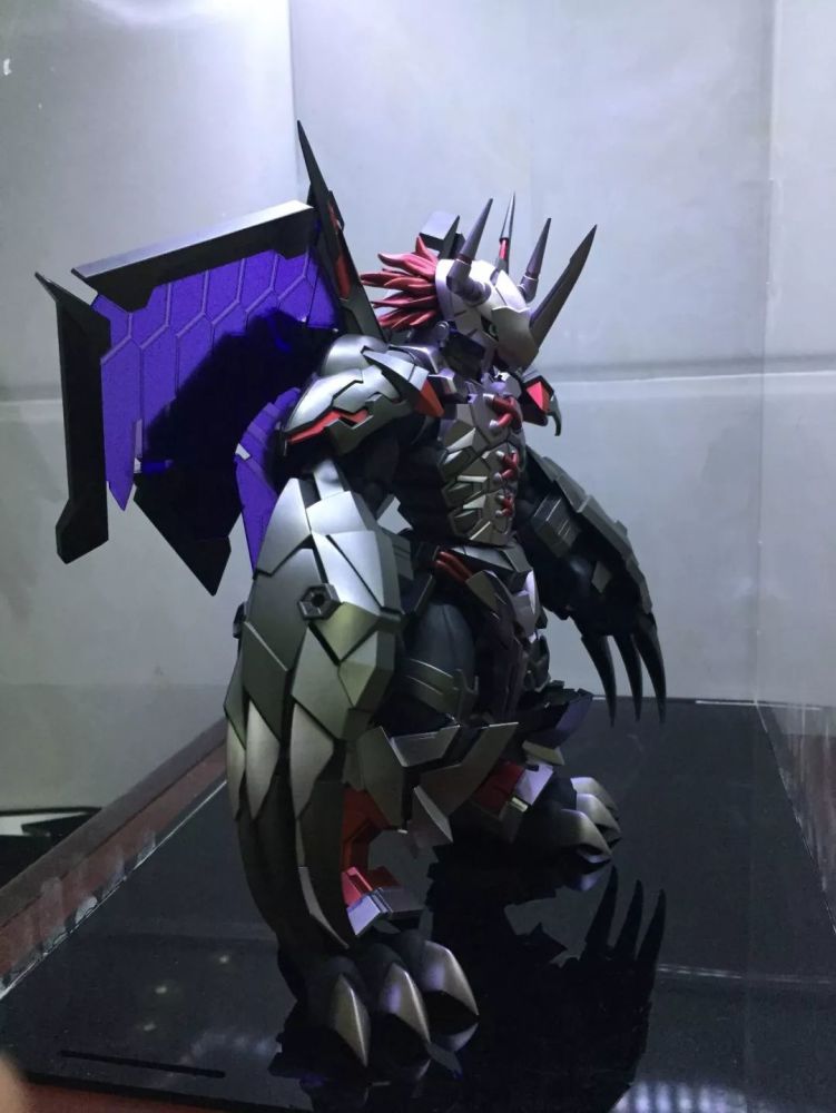 不一样配色的战斗暴龙兽,改色涂装