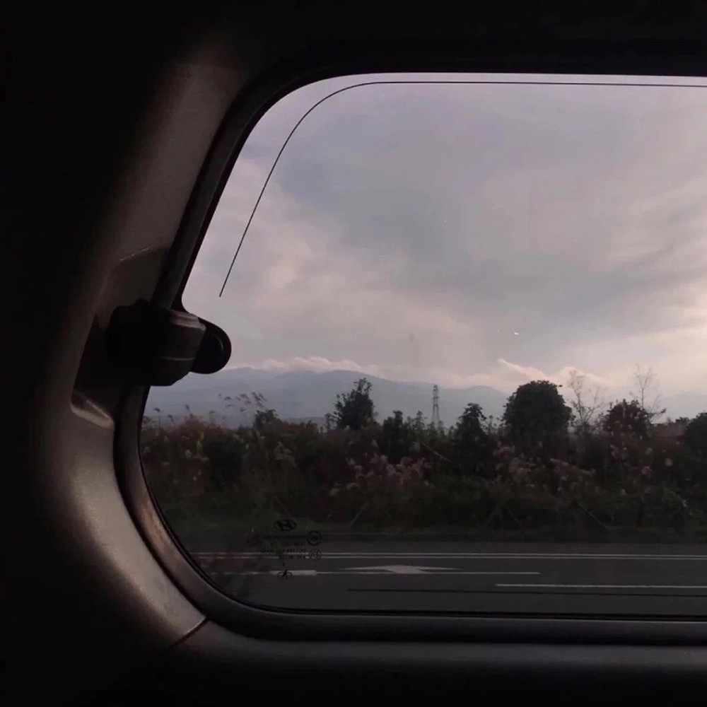 分享一组小仙女非常喜欢并且带文艺气息的小清新微信背景图!