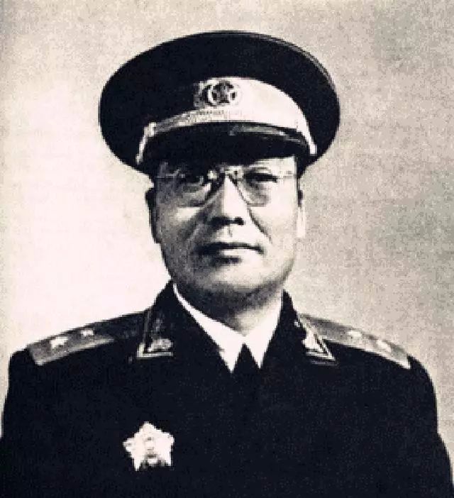 是我党四大传奇将军之一,"总统身边隐藏时间最长的隐形将军".