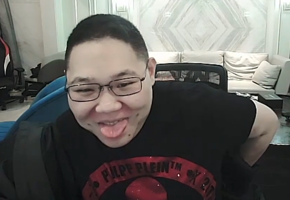 pdd和uzi开黑大司马突然加入语音骚猪谁叫的吃不到鸡了