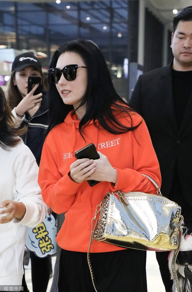 张柏芝进军潮牌不输陈冠希,看来一切都是凭实力说话的